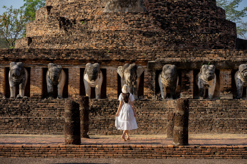 SUK102 - EXPERIENCE LOCAL WAY OF LIFE AND WISDOM (Bike Go Green in old town Sukhothai)
